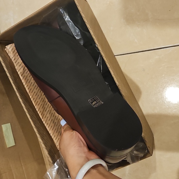 Size 12 - Uo maroon black tassel leather loafer slip on shoes - Picture 5 of 6